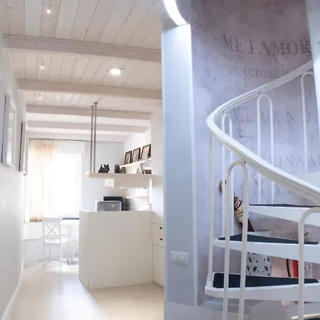 Soliana Apartments-luce * קליארי