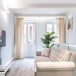 Soliana Apartments-luce קליארי
