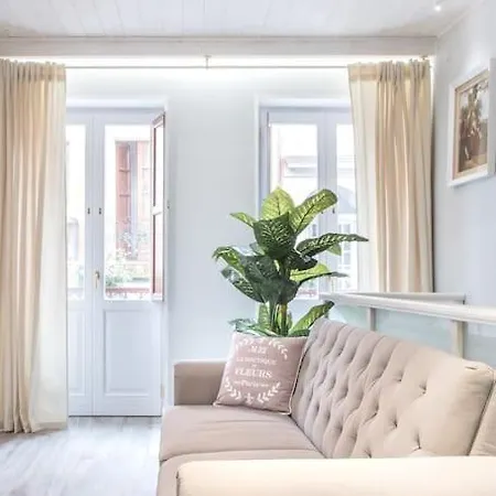 Soliana Apartments-luce 卡利亚里