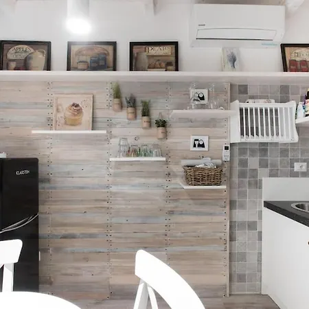 Soliana Apartments-luce * קליארי
