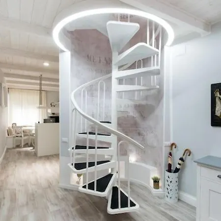 Soliana Apartments-luce شقة كالياري