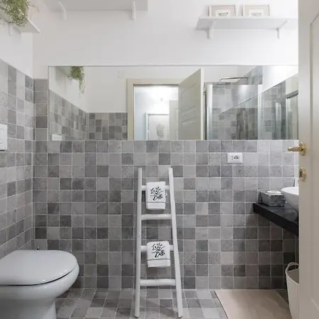 Soliana Apartments-luce شقة كالياري