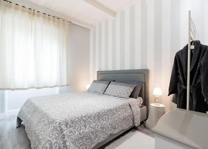 Soliana Apartments-luce * Cagliari