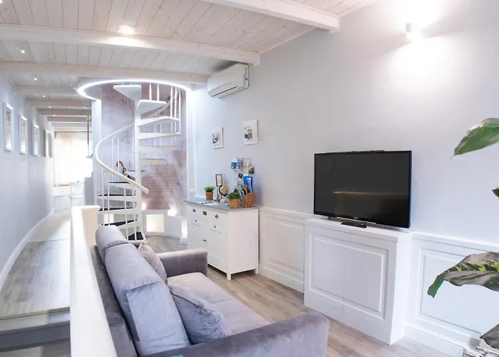 Soliana Apartments-luce